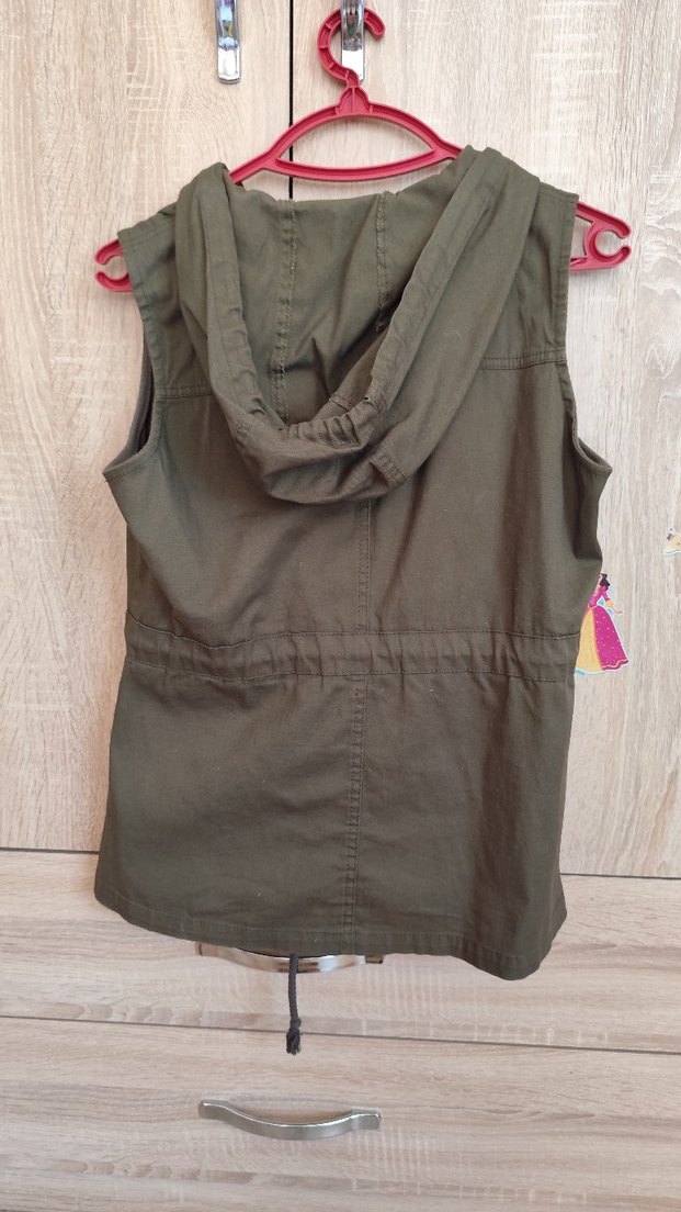 Düğmeli Kapüşonlu Kadın Midi Yelek - Görsel 3