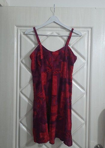 Kırmızı Desenli İnce Askılı Kadın Mini Elbise - Görsel 2