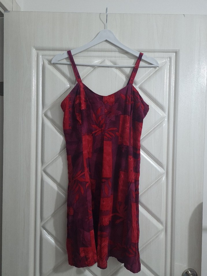 Kırmızı Desenli İnce Askılı Kadın Mini Elbise - Görsel 2