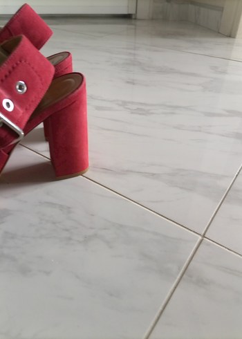 39 Beden kırmızı Renk Kırmızı Süet Dolgu Topuklu Kadın Sandalet