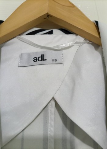 Cizgilii Beyaz Kadın Blazer Ceket - Görsel 4