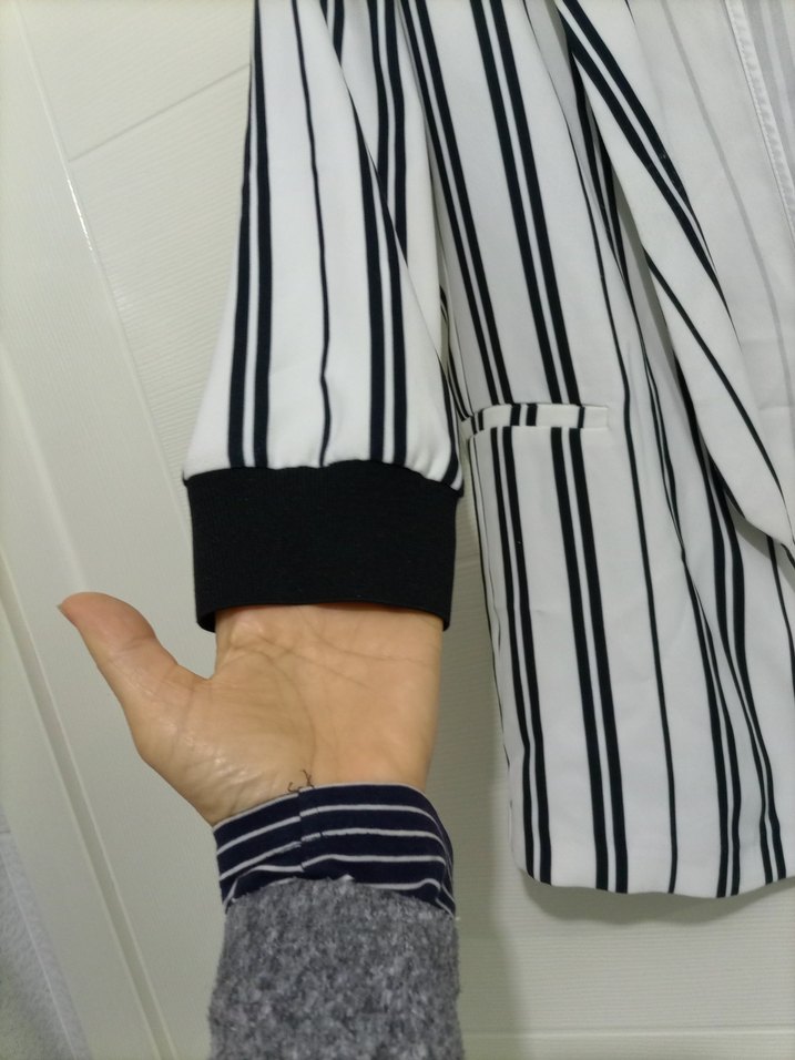 Cizgilii Beyaz Kadın Blazer Ceket - Görsel 2