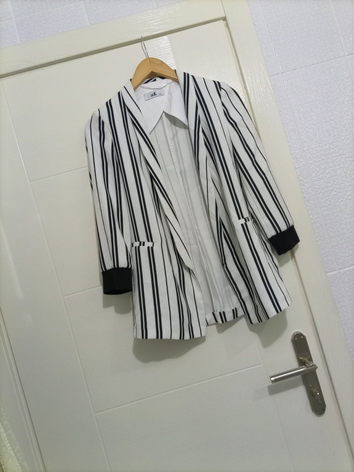 Cizgilii Beyaz Kadın Blazer Ceket - Görsel 5