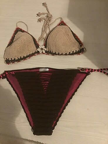 Örgü bikini takımı