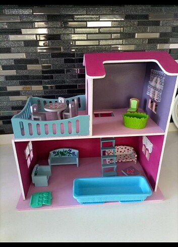 Ahşap oyun evi
