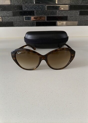 RayBan Güneş gözlüğü 