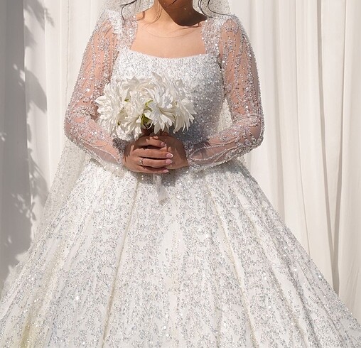 Taşlı pullu işlemeli prenses gelinlik - Görsel 4