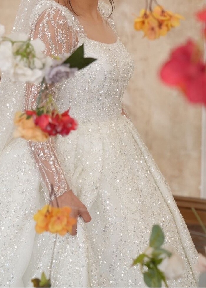 Taşlı pullu işlemeli prenses gelinlik - Görsel 2