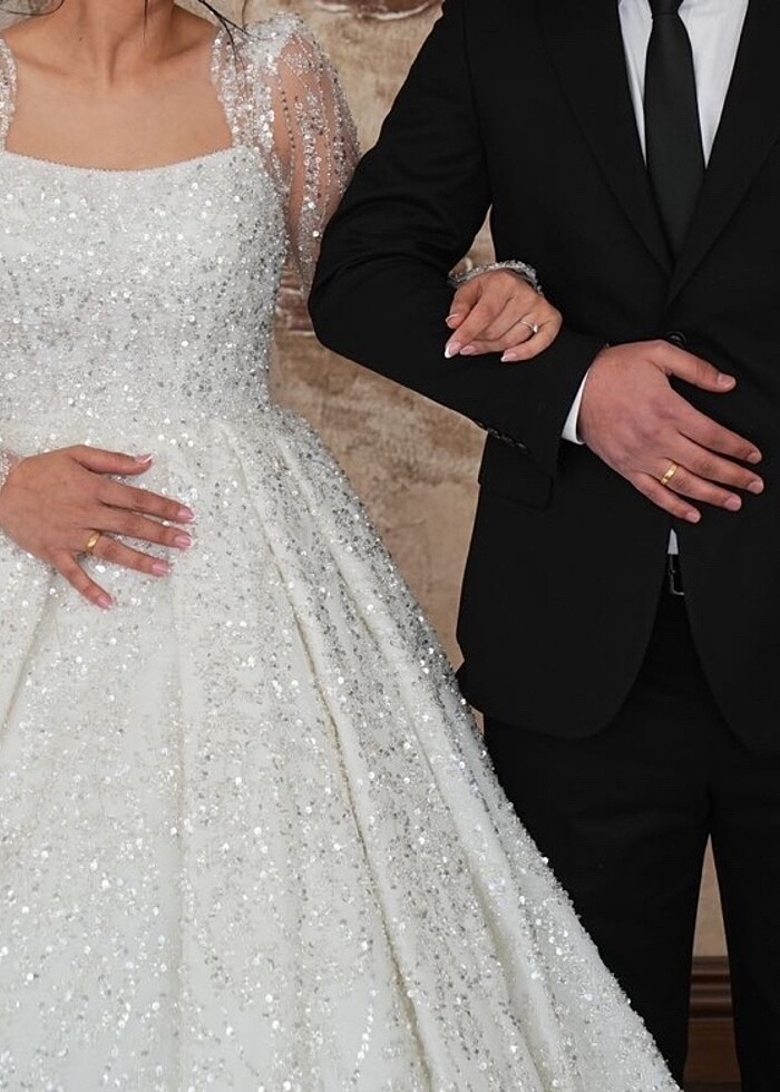 Taşlı pullu işlemeli prenses gelinlik - Görsel 3