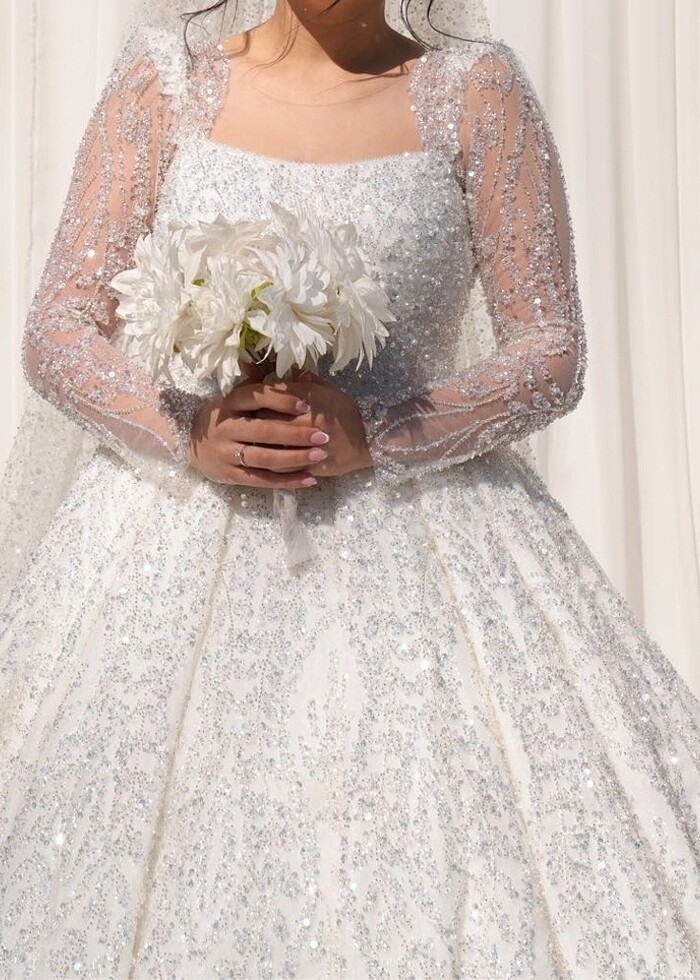 Taşlı pullu işlemeli prenses gelinlik - Görsel 4