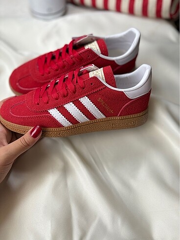 Spezial kırmızı Adidas