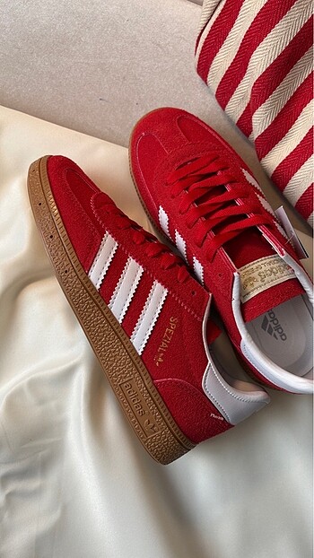 Adidas Kırmızı Spezial