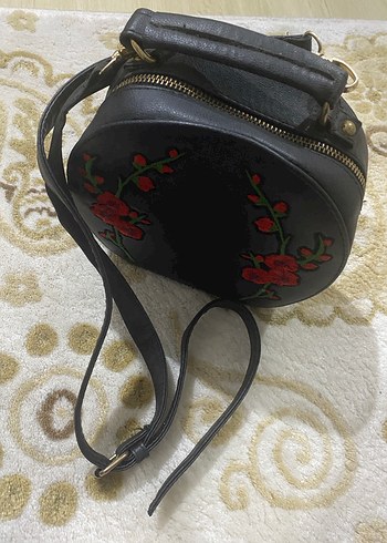 Nakışlı Kırmızı Çiçekli Deri Çanta - Görsel 3