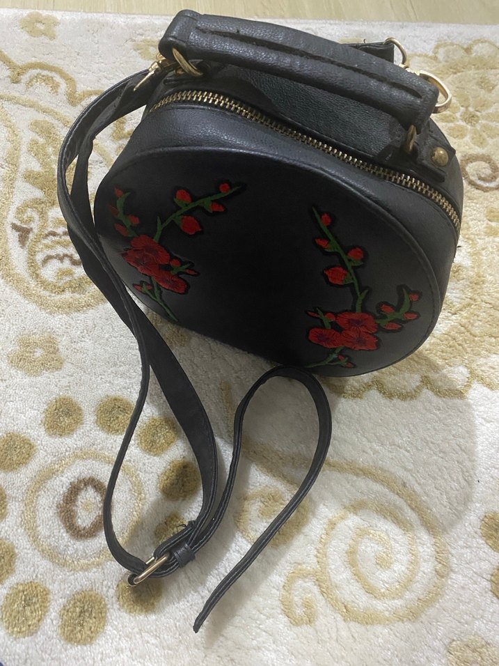 Nakışlı Kırmızı Çiçekli Deri Çanta - Görsel 3