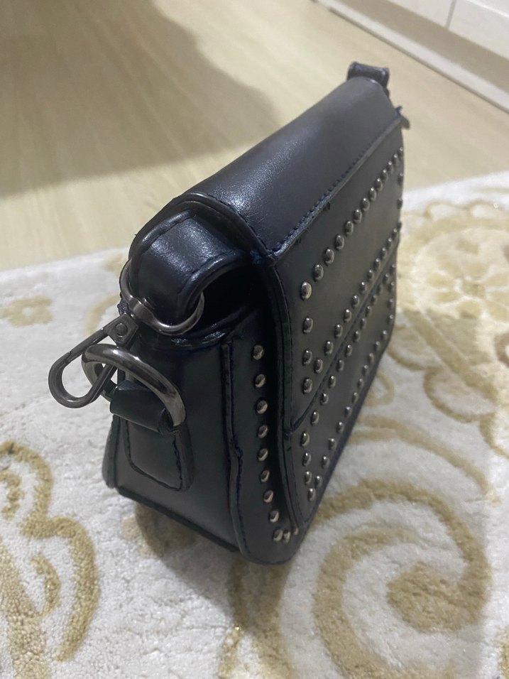 Koyu Mavi Deri Çivili Çanta - Görsel 2