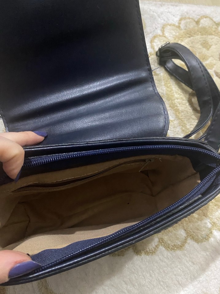 Koyu Mavi Deri Çivili Çanta - Görsel 3