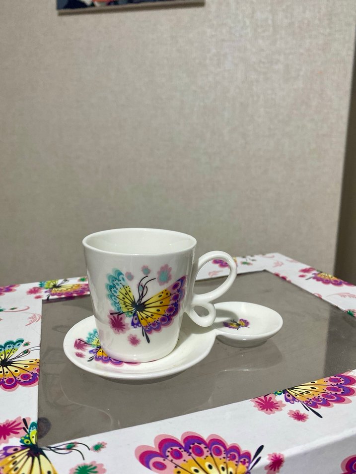 Renkli Kelebek Desenli Fincan Seti - Görsel 2