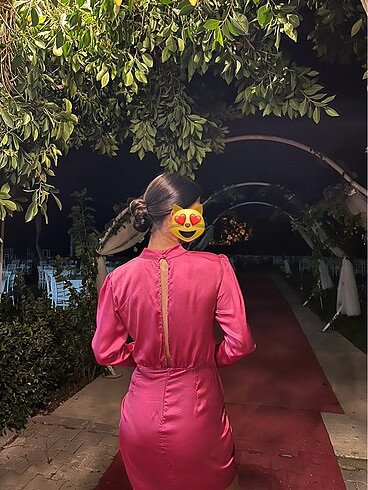 Trendyol & Milla Sırt detaylı elbise