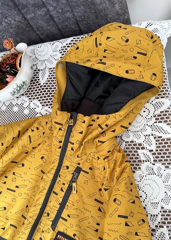 Decathlon Sarı Kapüşonlu Baskılı Kayak Montu - Görsel 5