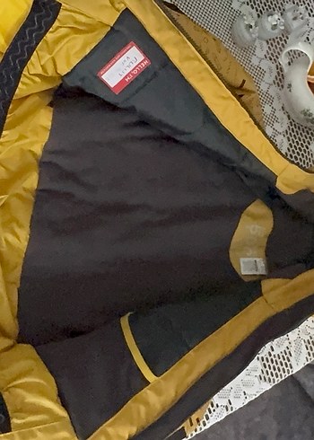 Decathlon Sarı Kapüşonlu Baskılı Kayak Montu - Görsel 9