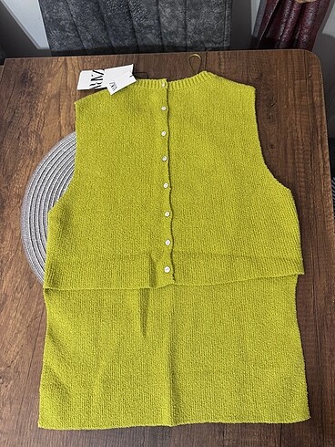 Zara Orgınal Arkası Düğmeli Triko