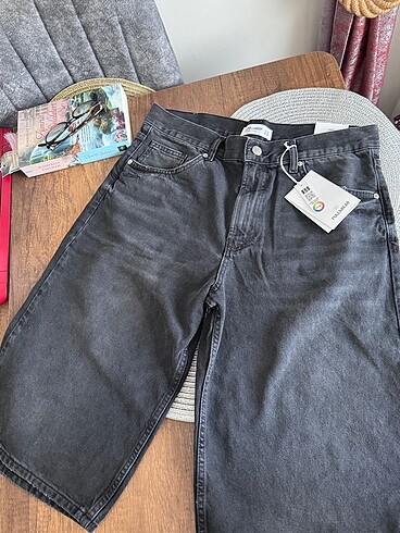 38 Beden PULL&BEAR BERMUDA