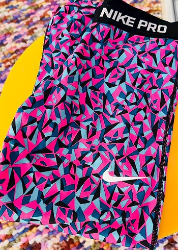 Nike Pro Renkli Desenli Mini Tayt