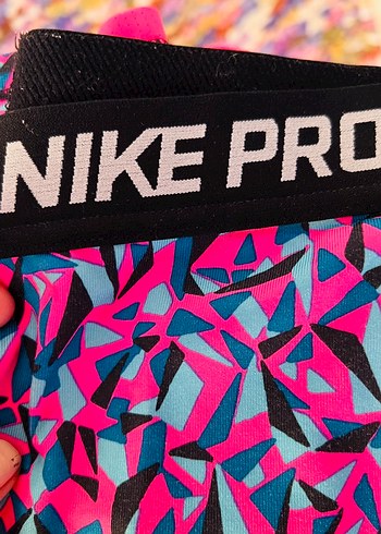 s Beden pembe Renk Nike Pro Renkli Desenli Mini Tayt