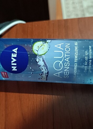 Nivea aqua sensation yüz yıkama Jeli 