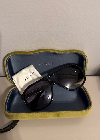 Siyah Minimalist Kadın Güneş Gözlüğü - Görsel 4