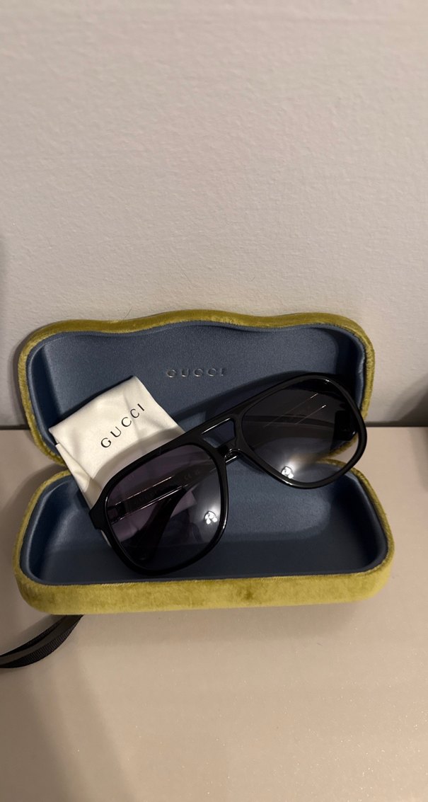 Siyah Minimalist Kadın Güneş Gözlüğü - Görsel 4