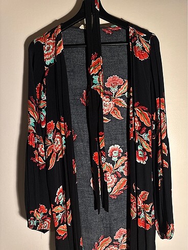 Diğer Dökümlü Balon kollu kimono