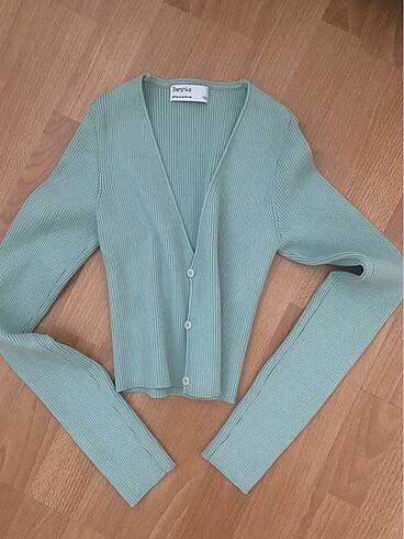 m Beden turkuaz Renk #BERSHKA#MARKA KADIN CROP HIRKA(YENİ)