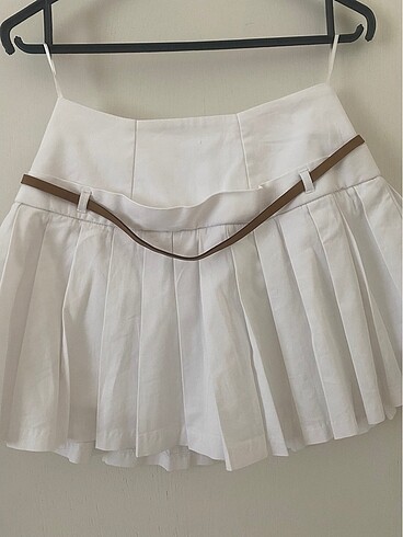 xs Beden beyaz Renk #ZARA#MARKA KADIN PİLİLİ ŞORT ETEK#