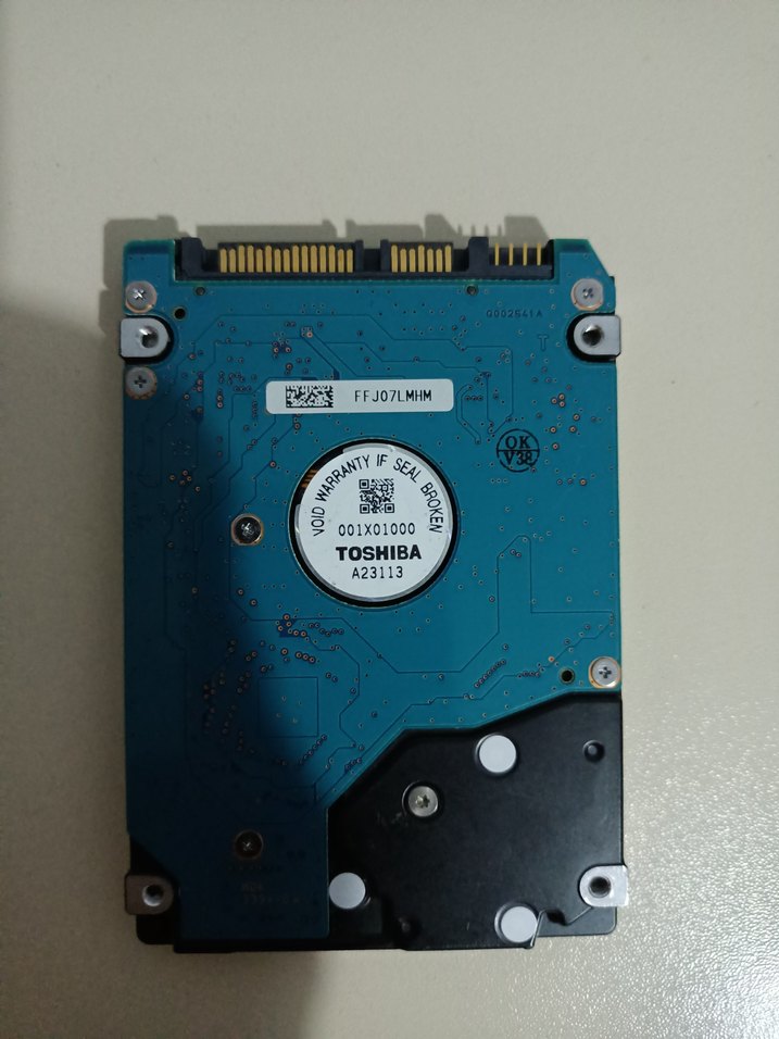 HGST 750GB 7200RPM SATA 2.5" Sabit Disk - Görsel 2