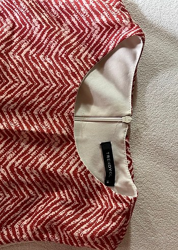 Parlak Kırmızı Batik Desenli elbise - Görsel 2