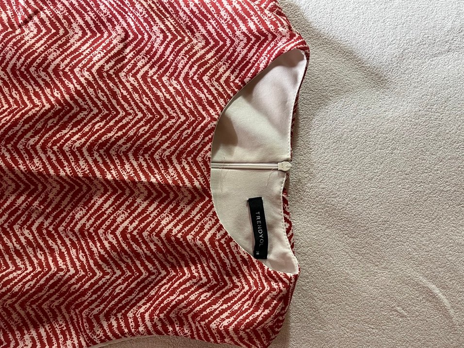 Parlak Kırmızı Batik Desenli elbise - Görsel 2