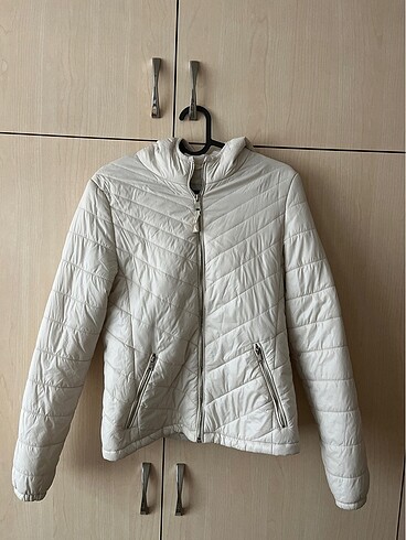 Bershka beyaz mont