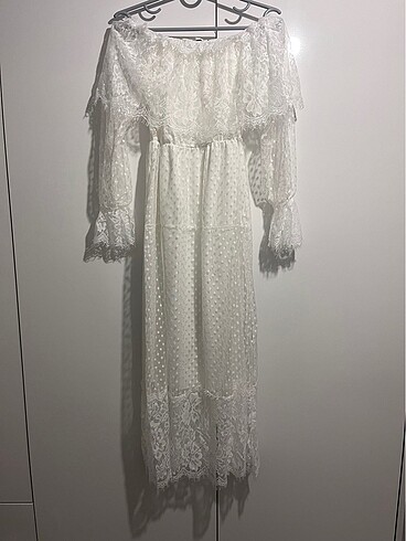 Diğer Bride dış çekim beyaz elbise