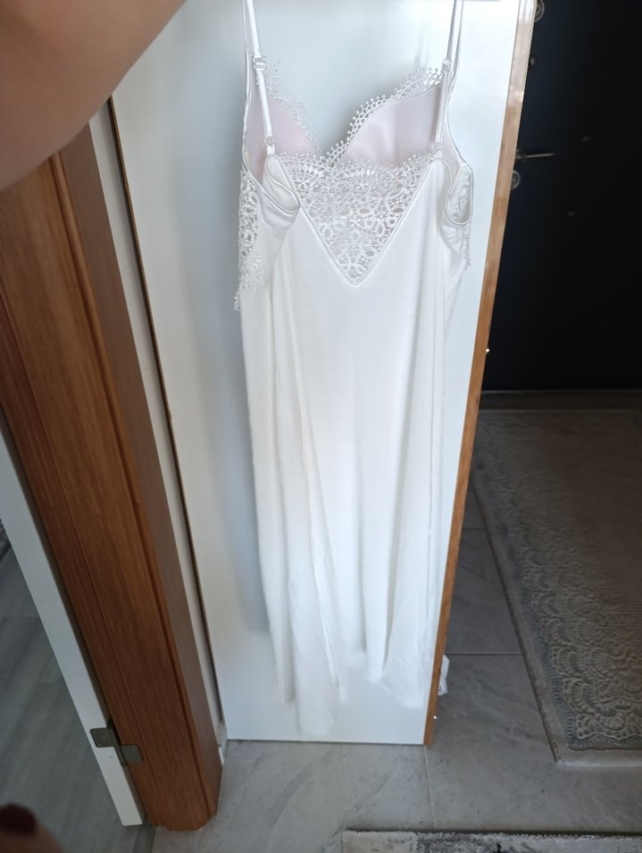 Beyaz Dantel Detaylı Uzun İnce Kadın Gecelik - Görsel 2