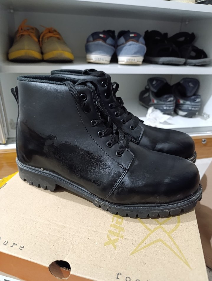 Siyah Parlak Erkek Goth Lastik Bot - Görsel 2