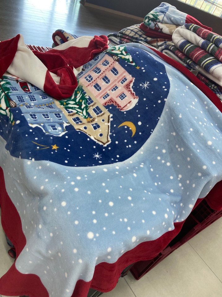 Madame Coco Yılbaşı Temalı Yumoş Yumoş Battaniye Etiketli - Görsel 3