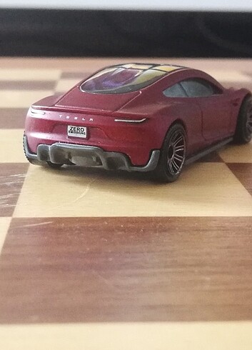 Beden Renk Tesla Roadster