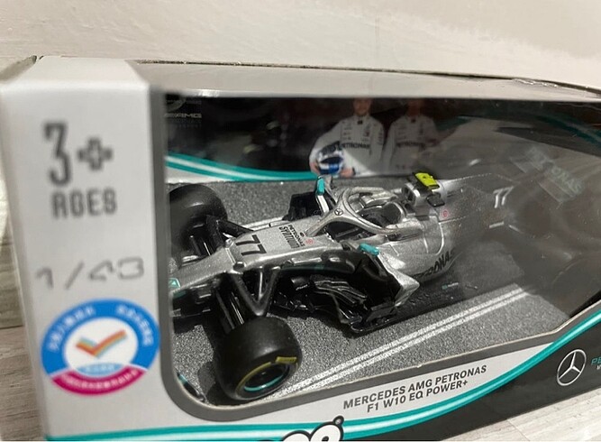  Mercedes W10 F1 Burago Formula 1 Araç