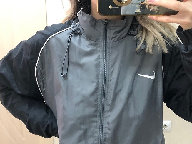 nike rüzgarlık