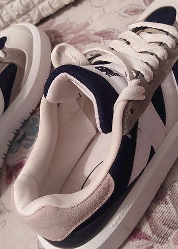 New Balance Beyaz Gri Platform Spor Ayakkabı - Görsel 4