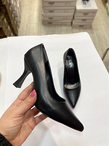 36 Beden Siyah stiletto