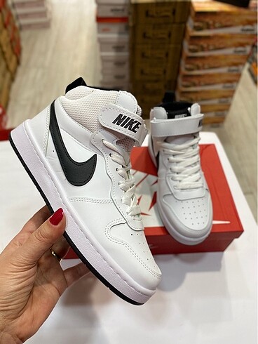 Nike Nike caurt mid