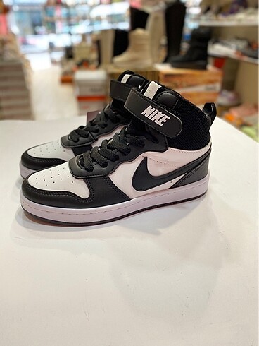 37 Beden siyah Renk Nike caurt