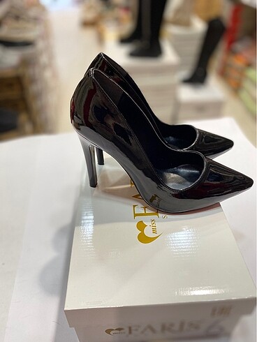 Rugan stiletto numaralar mevcut